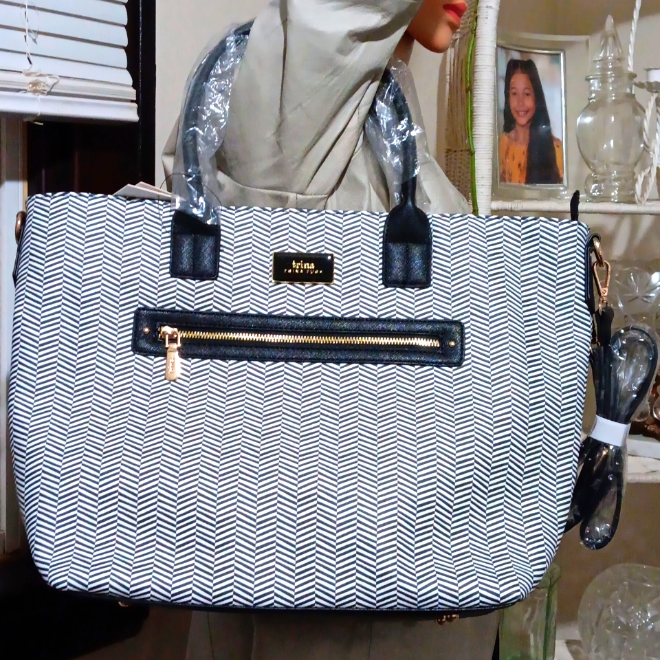Trina Turk Vegan Leather Lg Tote Embossed Signature Nwt